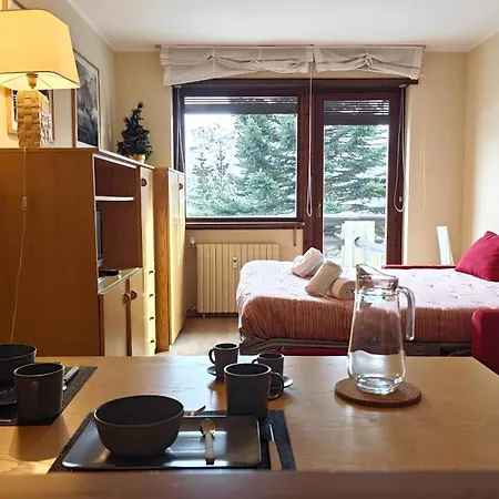Hostdomus - Little Garden شقة *